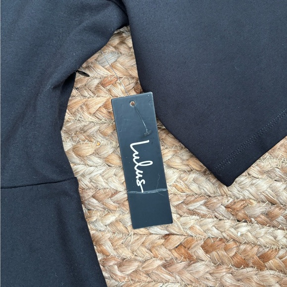 NWT Large Black Lulus Scalloped Neckline Skater Dress - Picture 3 of 6